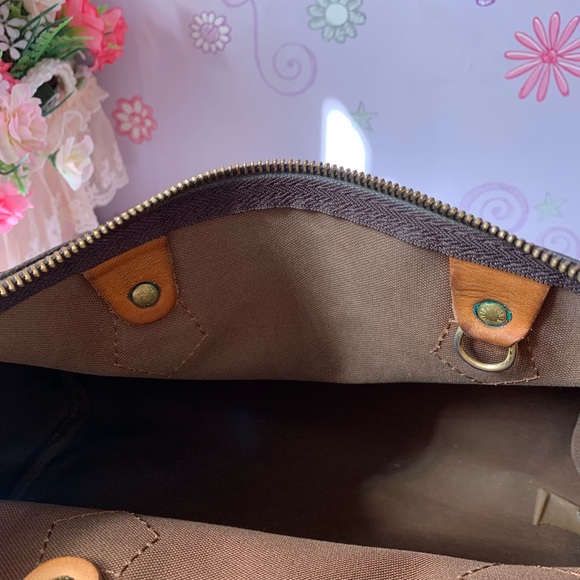 LOUIS VUITTON Speedy 30 Handbag - Picture 11 of 12